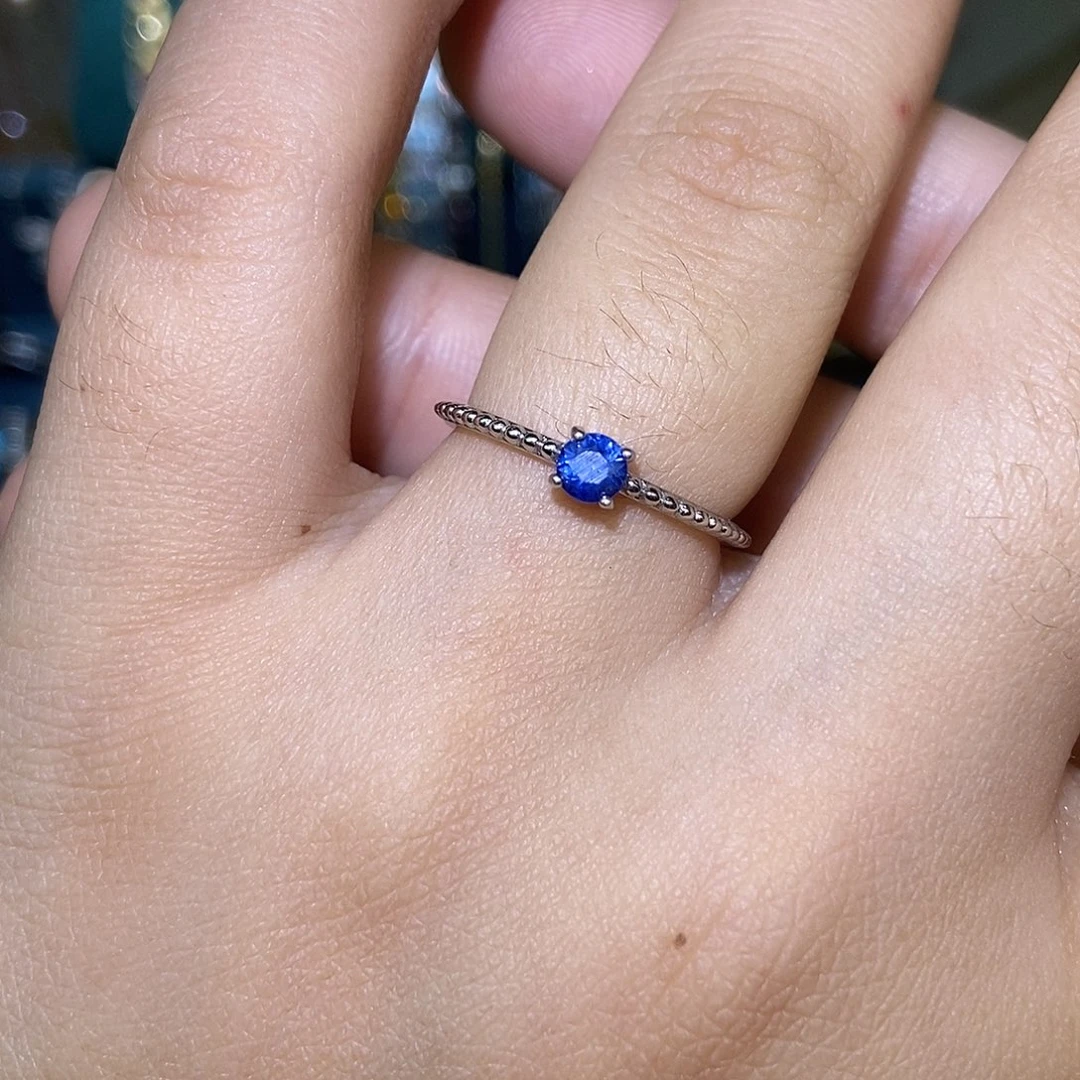银S925镶嵌蓝宝石戒指