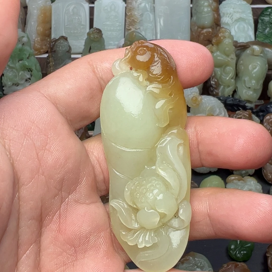 和田玉未镶嵌挂件