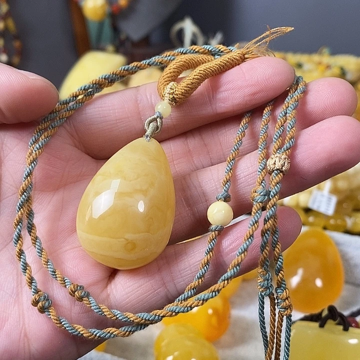 琥珀未镶嵌裸石水滴