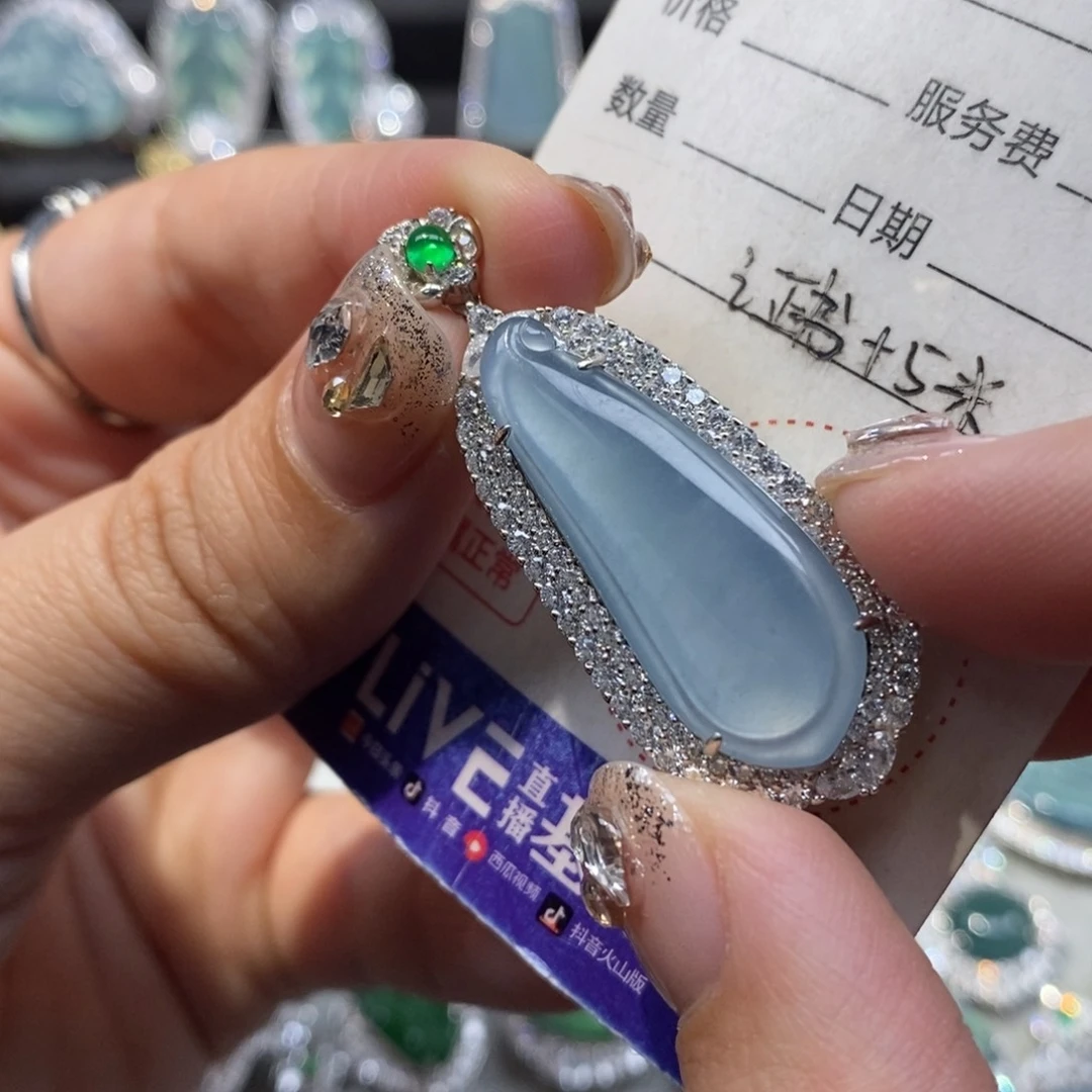 翡翠颈饰银S925镶嵌翡翠