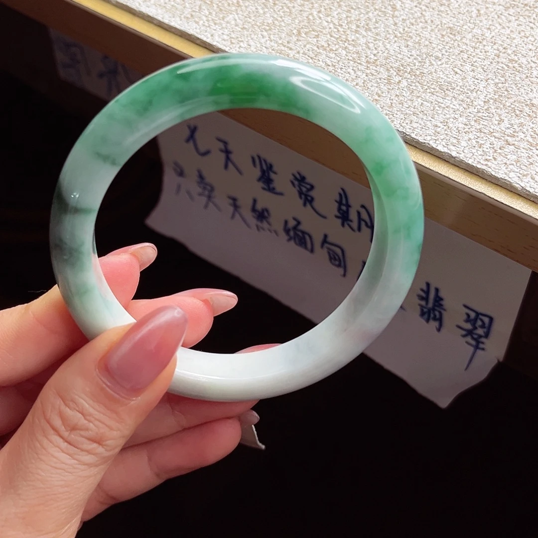 翡翠未镶嵌手镯手镯