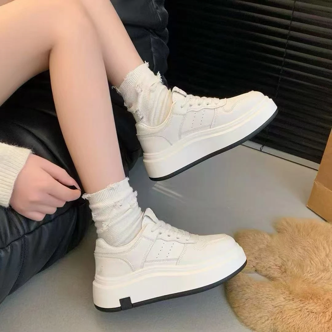 220韩版厚底小白鞋女2025新款百搭增高小众休闲运动板鞋子
