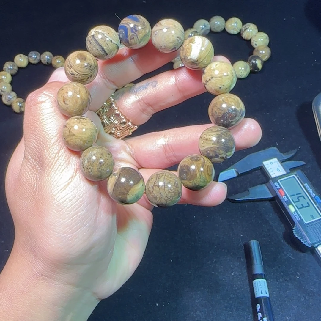 琥珀未镶嵌裸石琥珀