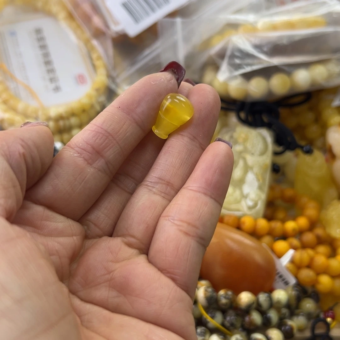 琥珀珠宝奇石未镶嵌