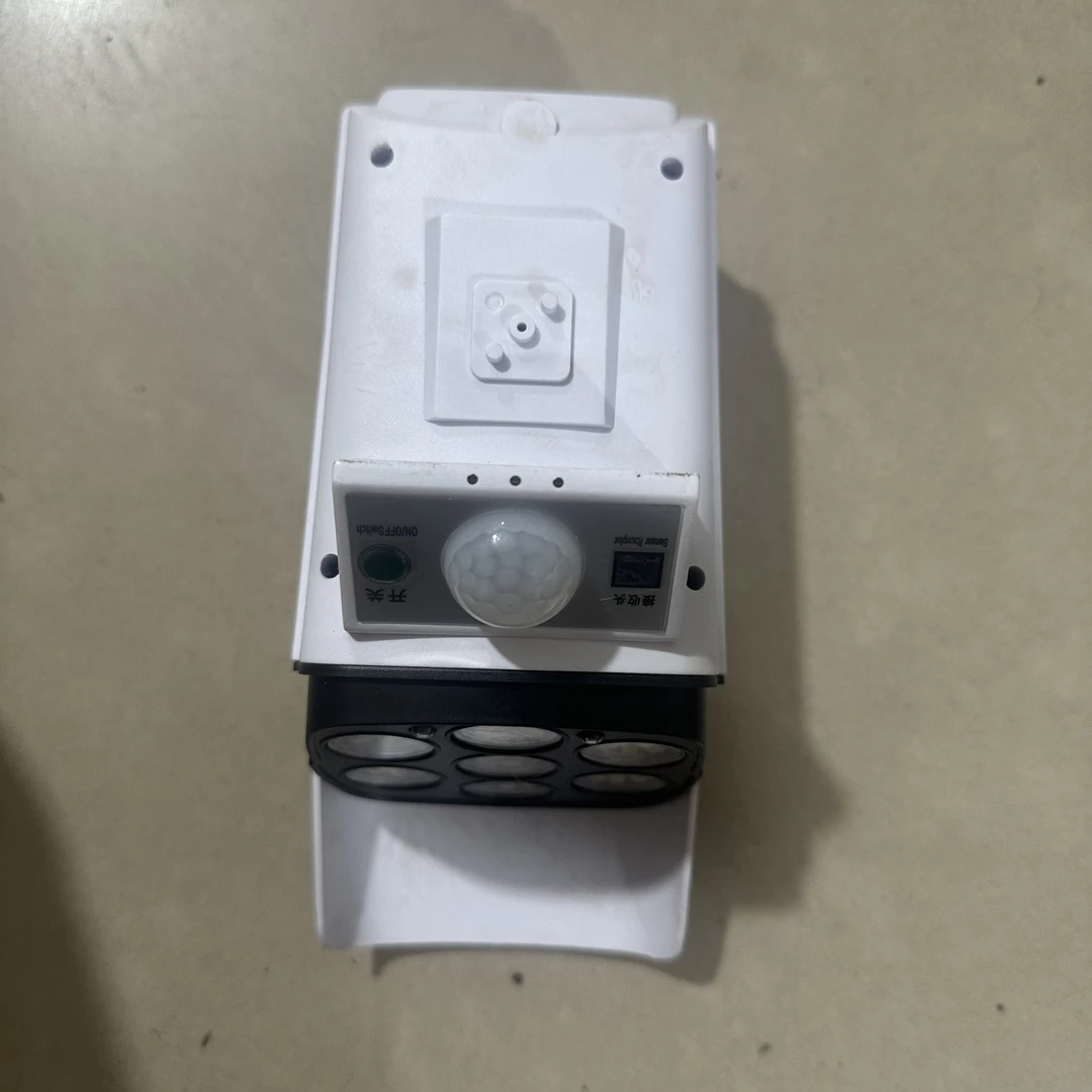 太阳能仿真监控灯
