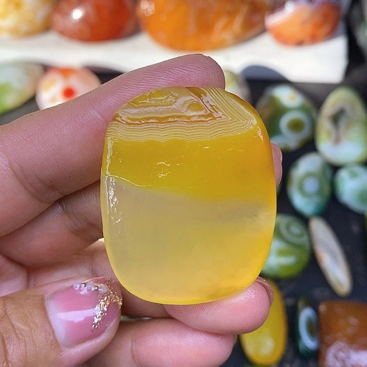 牌子饰品无孔奇石