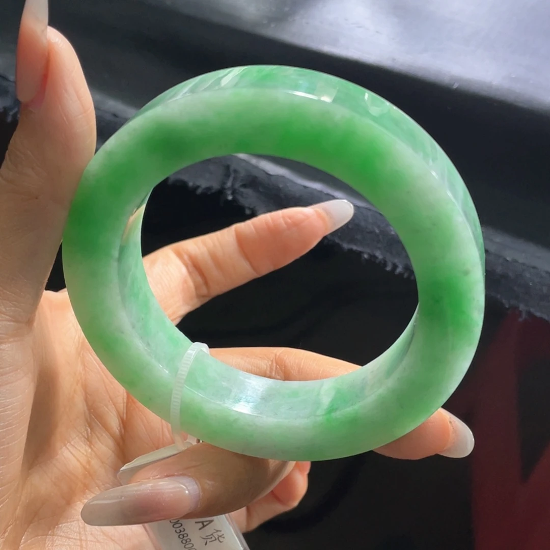 未镶嵌翡翠手镯定制翡翠
