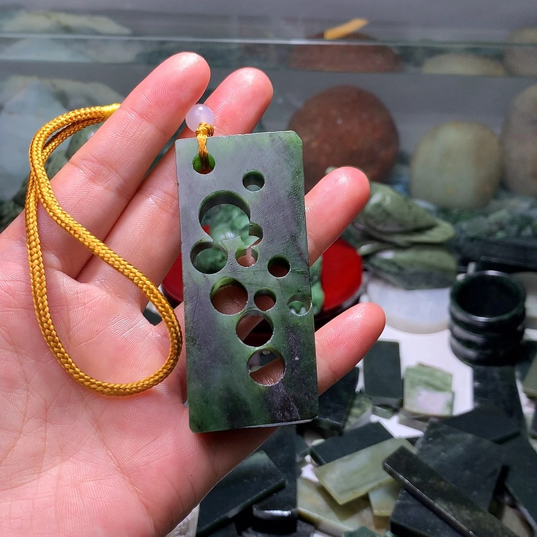 和田玉（糖玉）未镶嵌颈饰