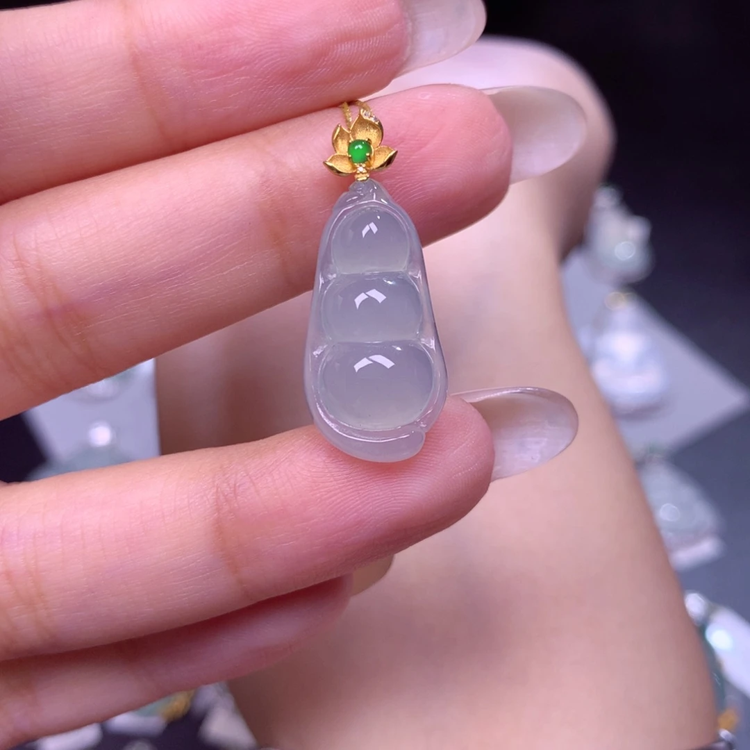 颈饰未镶嵌翡翠福豆