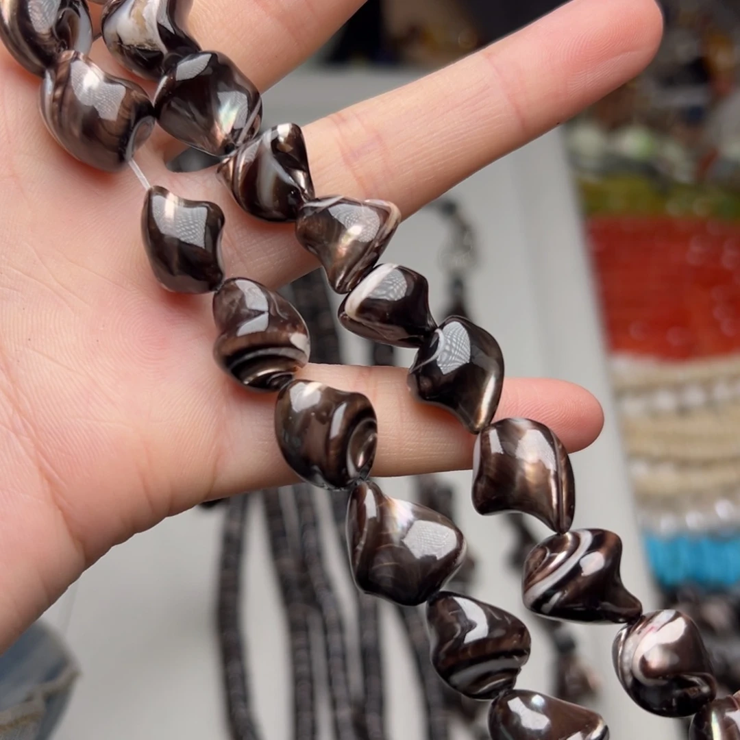 玛瑙/玉髓合金珠宝半成品W414。13mm天然黑金贝随形一条