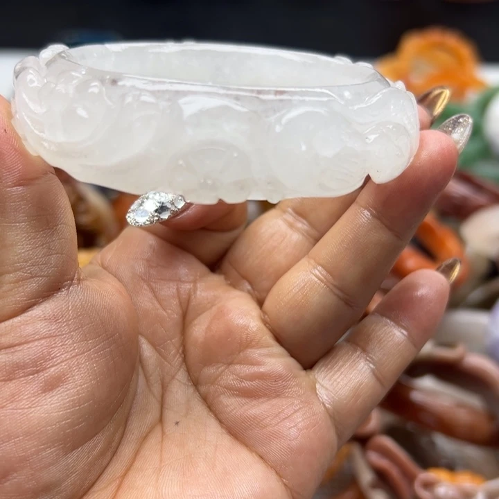 未镶嵌手镯石英岩玉带****瑰