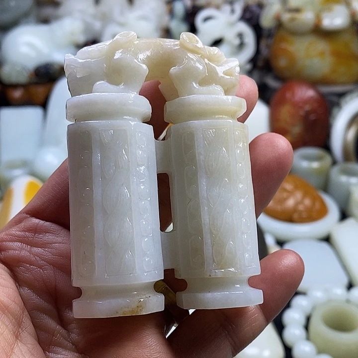 和田玉未镶嵌把件