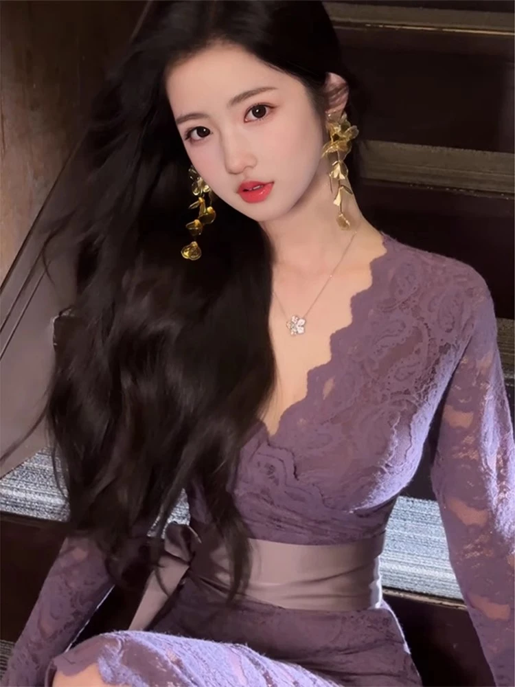 气质名媛紫色v领蕾丝长袖连衣裙女春季新款御姐显身材紫色裙子
