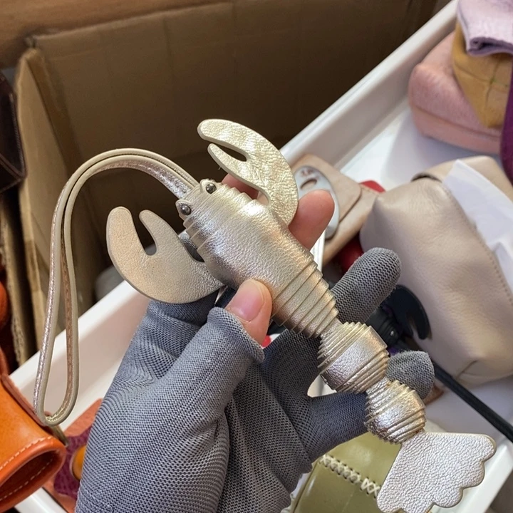 头层牛皮金色挂件