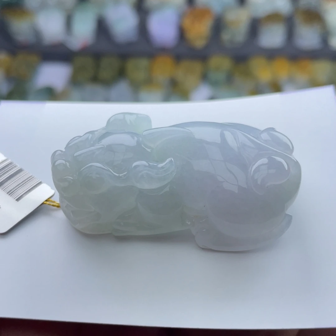 翡翠未镶嵌颈饰貔貅