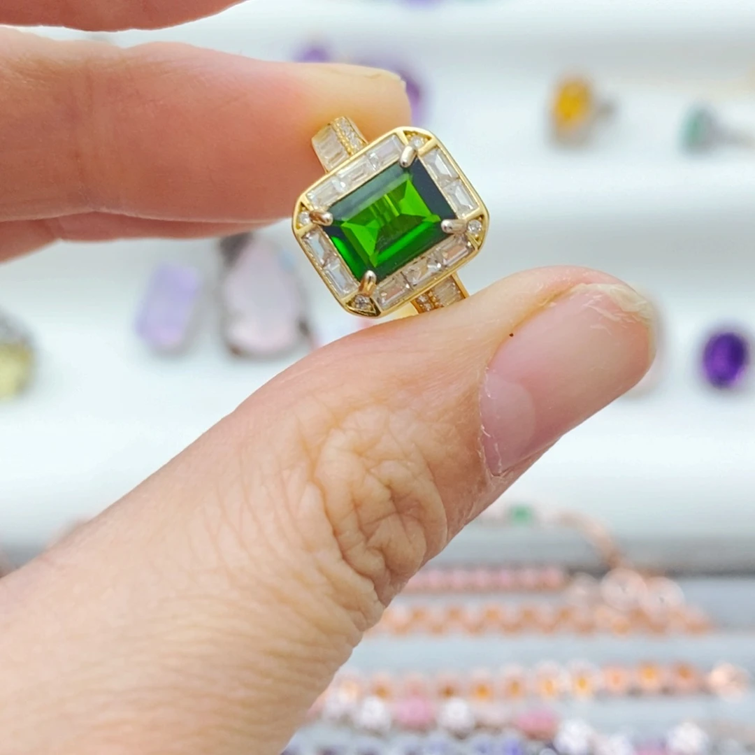 银S925镶嵌透辉石戒指