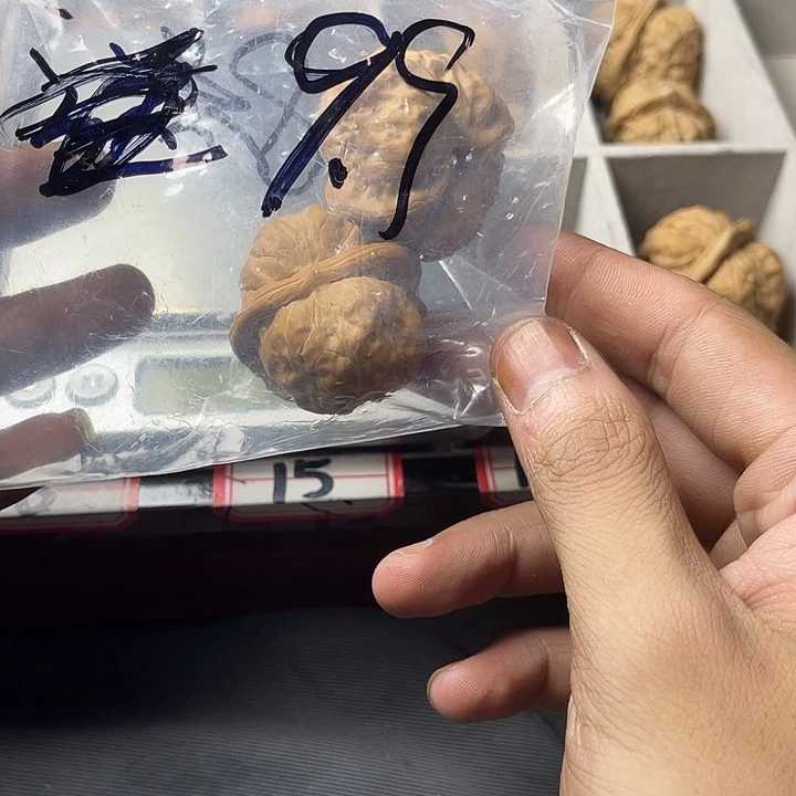 圆***圈大叶紫檀（黑酸枝木类）