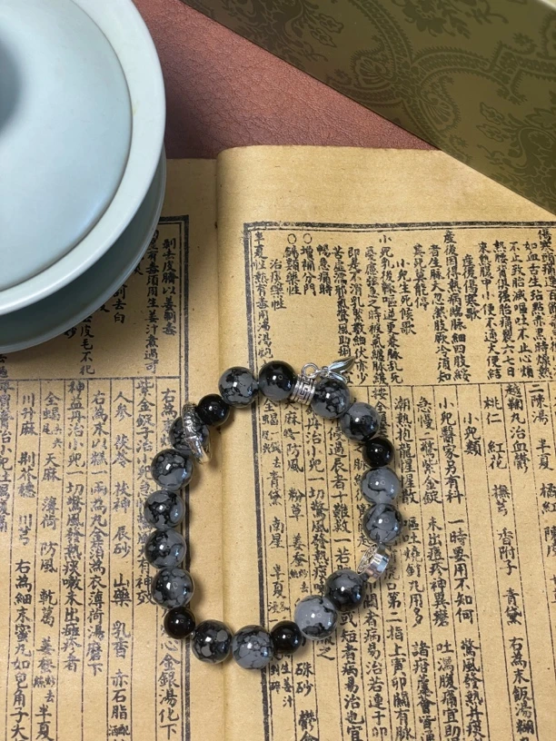 增香沉香木冰裂琉璃手串单圈A151