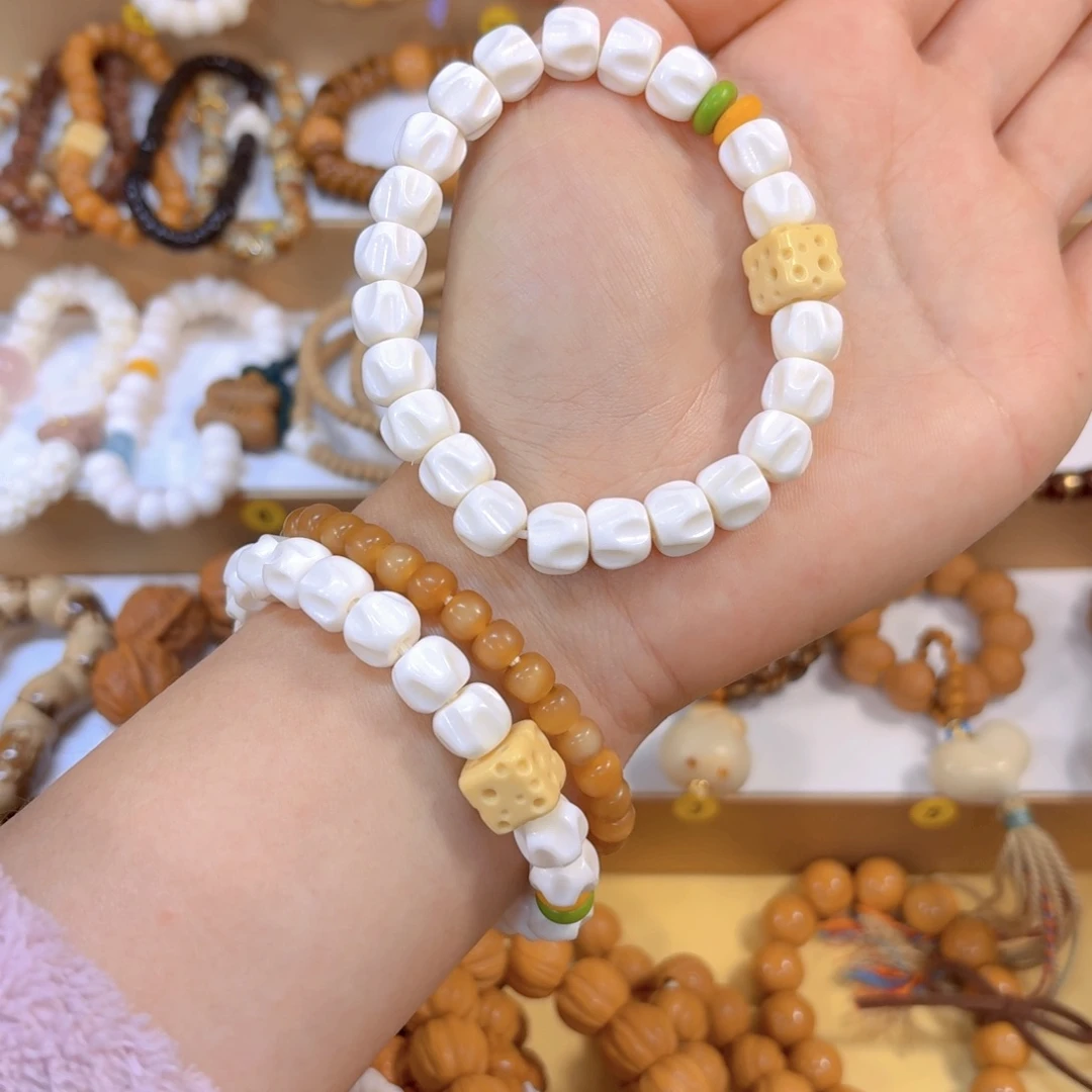 星月菩提吊坠骨骨奶酪