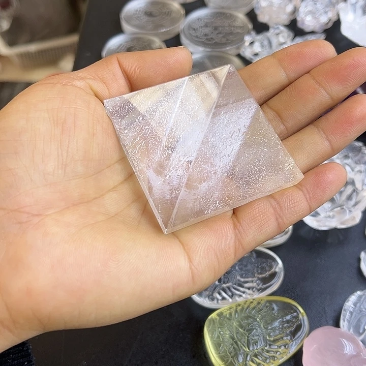 水晶摆件未镶嵌崔*青