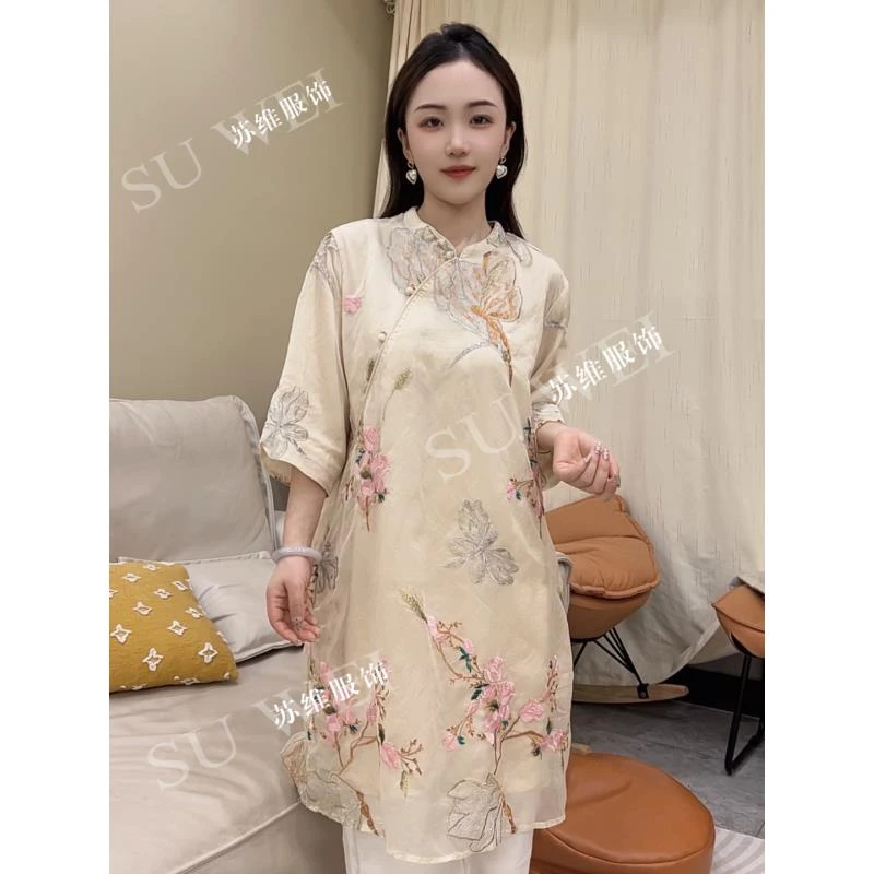 8702时尚休闲重工刺绣连衣裙女