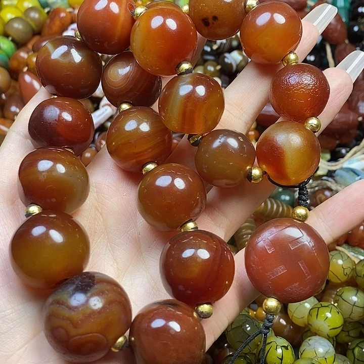 未镶嵌颈饰玛瑙/玉髓玉*