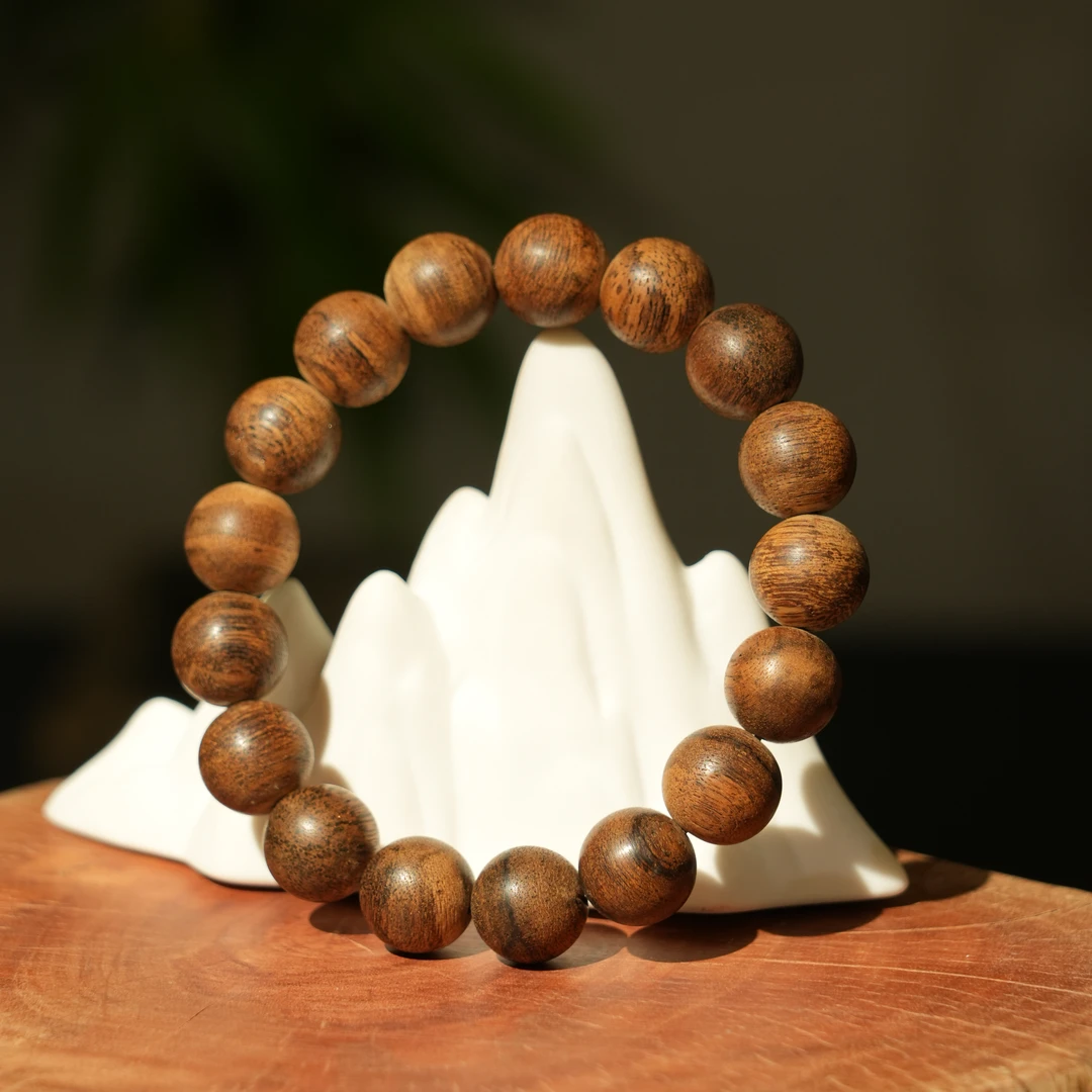 文莱沉香手串1.3 12.79g 250621230 A