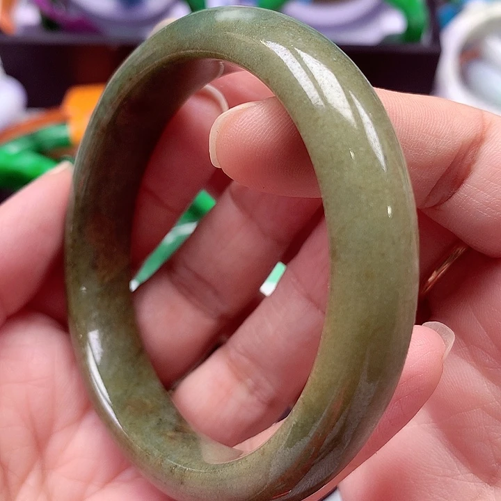 翡翠未镶嵌手镯翡翠