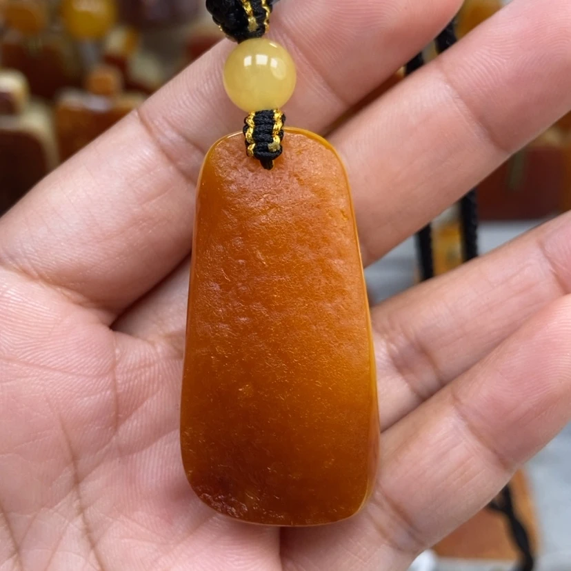 【闪购商品】琥珀颈饰未镶嵌