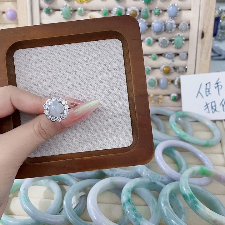 翡翠未镶嵌颈饰天然翡翠Ａ货