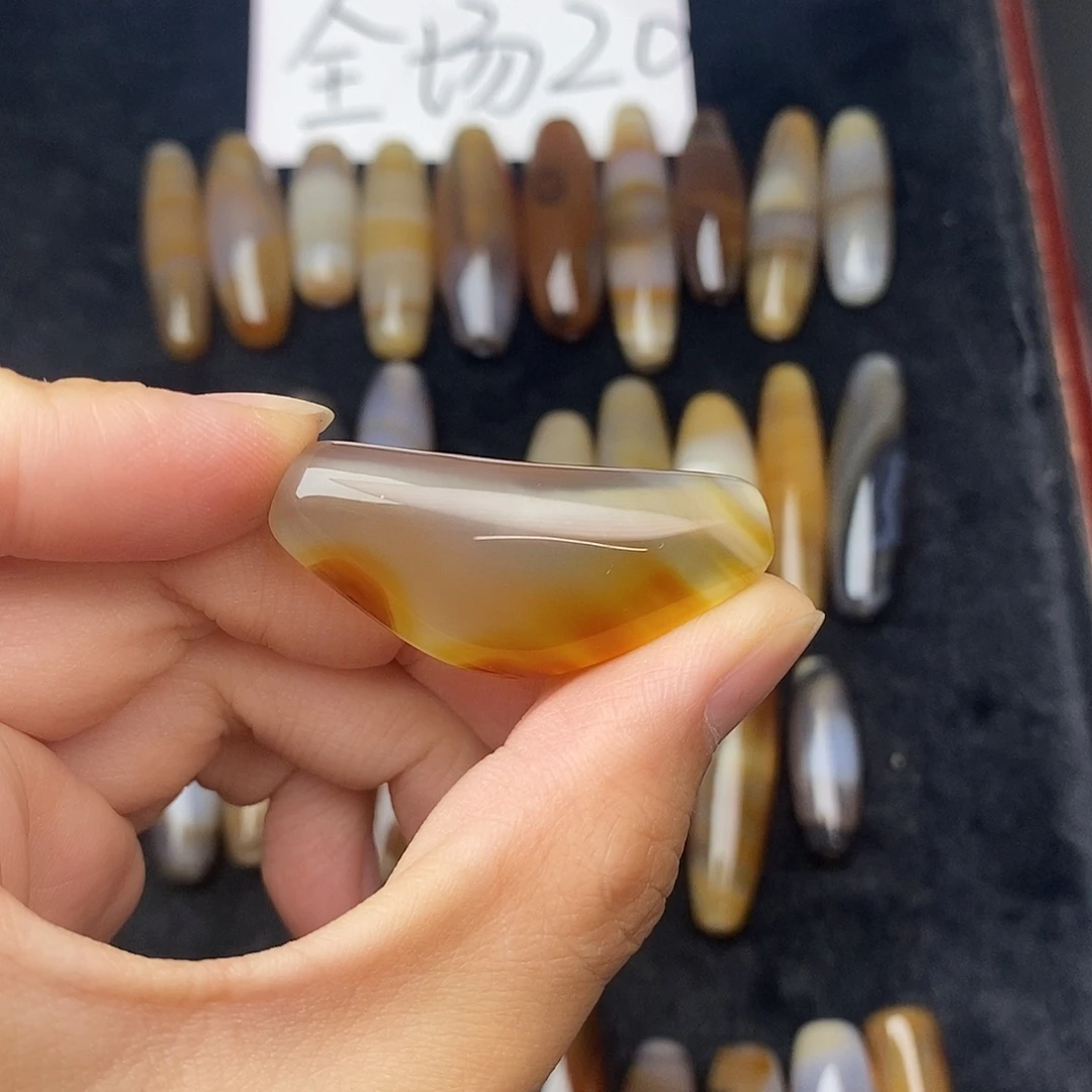 小***哥玛瑙/玉髓颈饰未镶嵌