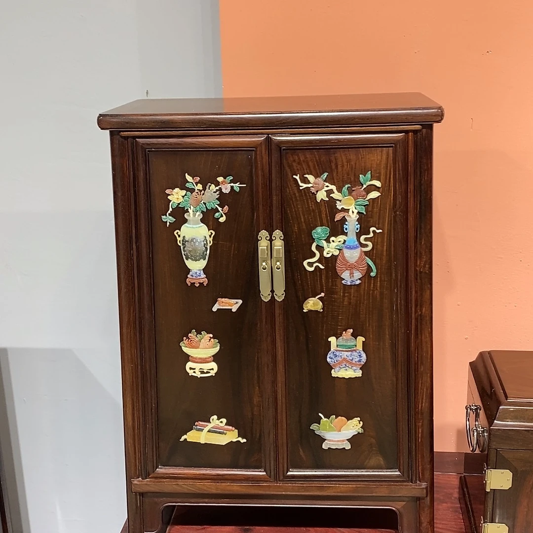 红酸枝木类成套家具圆角柜