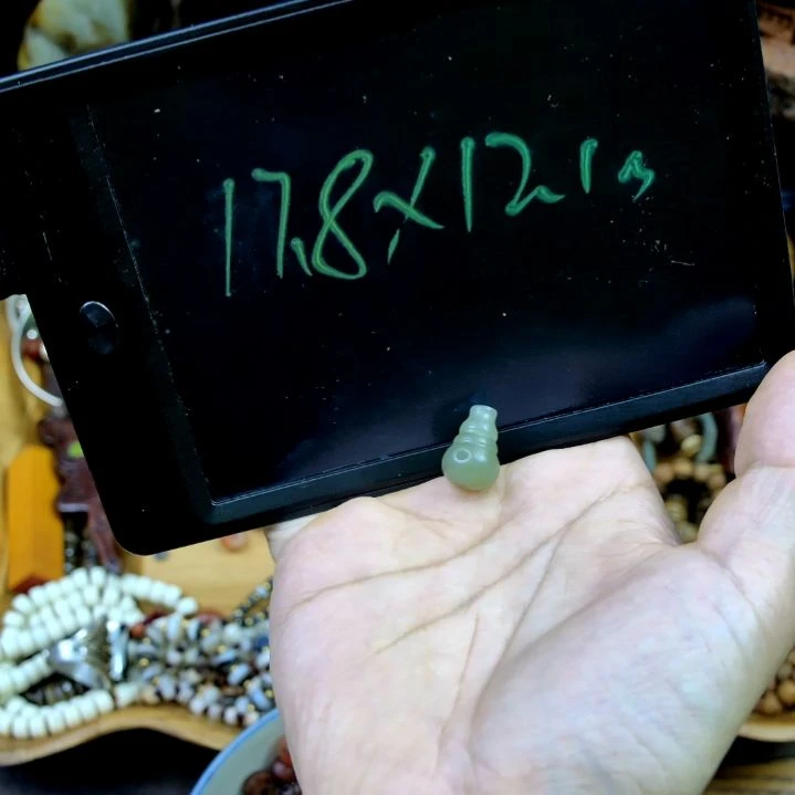 和田玉未镶嵌颈饰d6n9i2y3jjn0