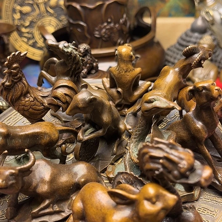 精美铜器批发档口