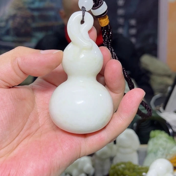 蛇纹石玉手把件未镶嵌