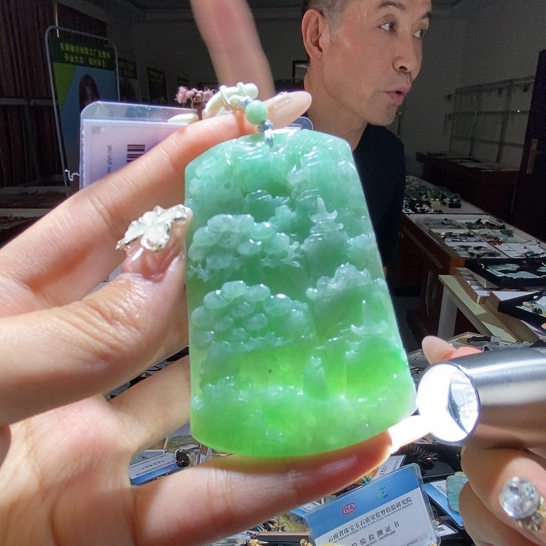 翡翠未镶嵌颈饰翡翠