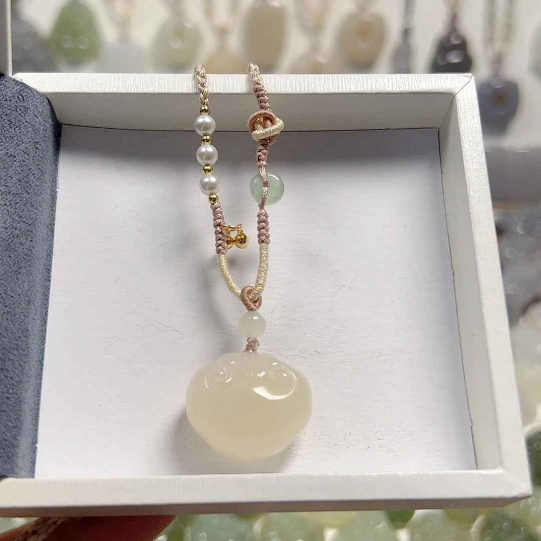 颈饰未镶嵌和田玉