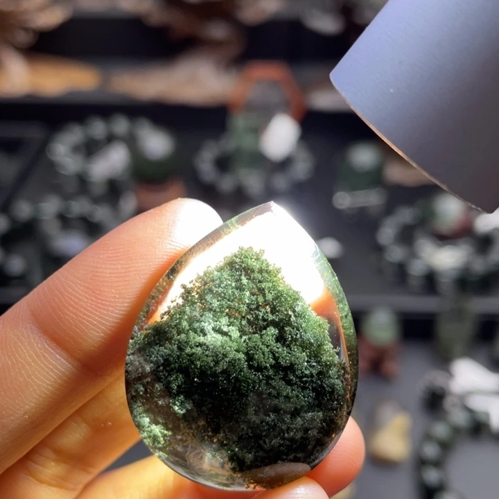 未镶嵌颈饰水晶绿幽灵金字塔水滴定制