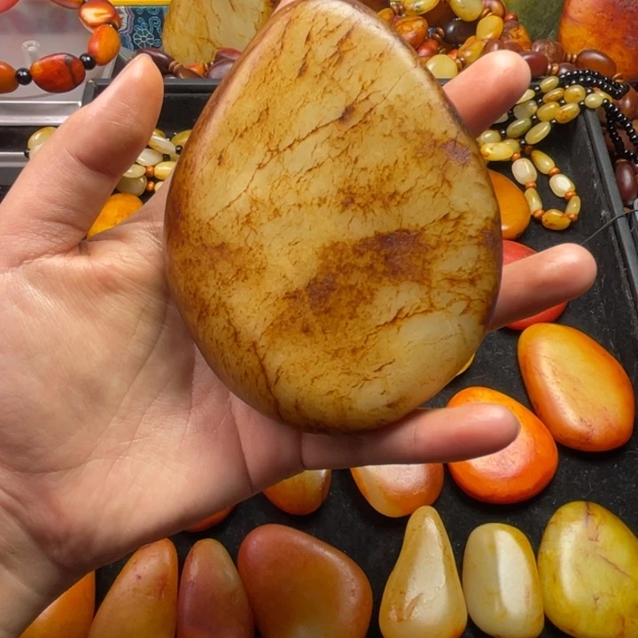 用***7和田玉未镶嵌颈饰