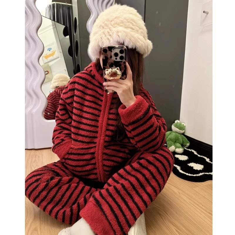 加绒高级感红色条纹睡衣女秋冬季新款加厚珊瑚绒拉链家居服套装