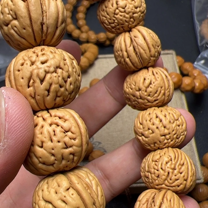 猴头核桃手串爱**?卡罗拉