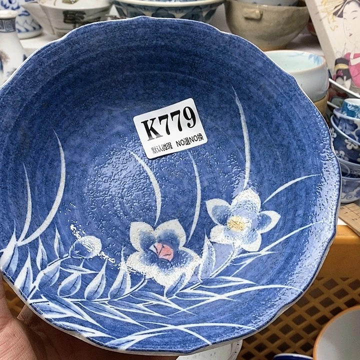 瓷片中*蓝瓷器和陶器中也存在很多种类