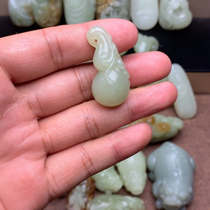 和田玉（糖玉）未镶嵌颈饰