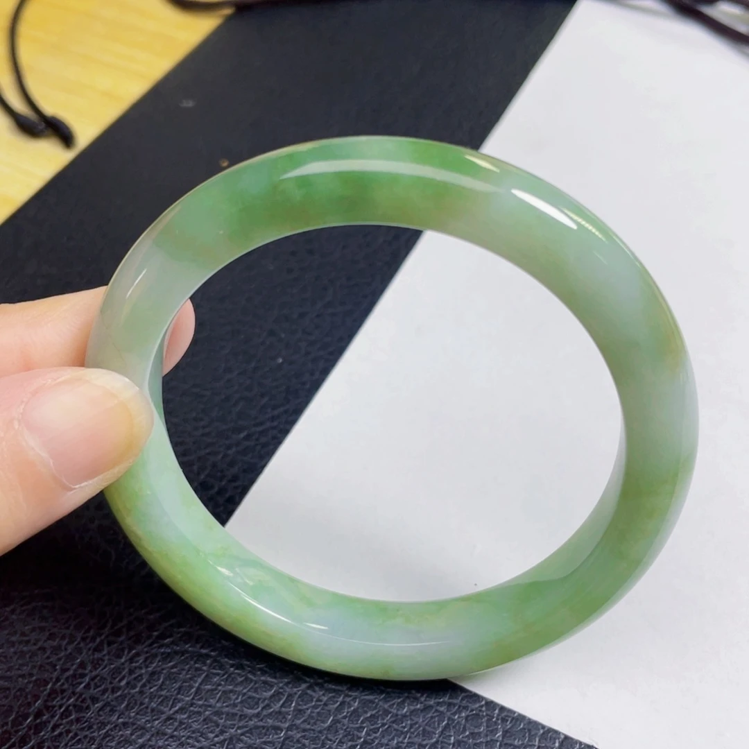 翡翠手镯未镶嵌56圈有纹买断不退换