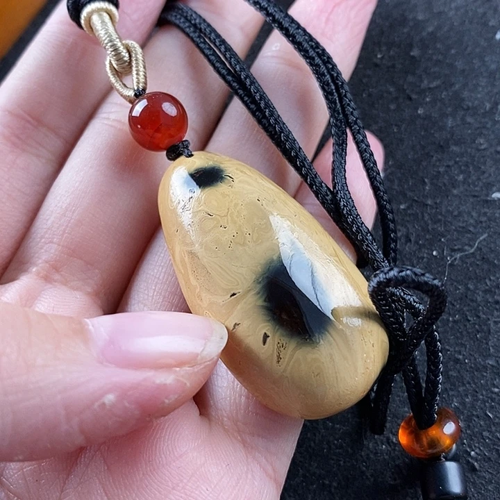 琥珀（根珀）未镶嵌珠宝奇石