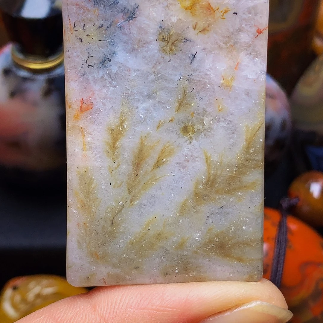 未镶嵌颈饰玛瑙/玉髓宝*