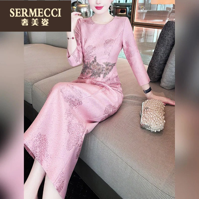 奢美姿2025年新款国风简约圆领中长款收腰温柔时尚粉色连衣裙