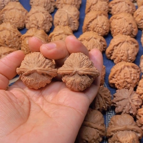 【闪购商品】吊坠文玩核桃L*z白狮子39