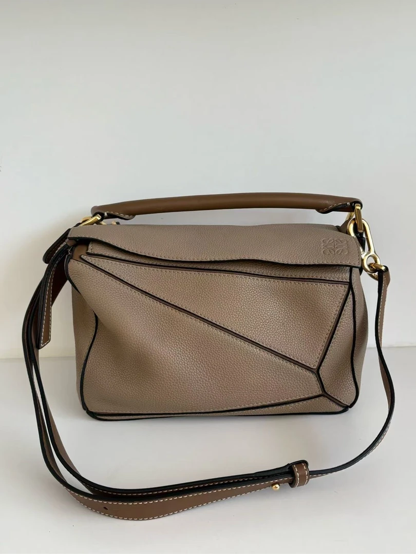 LOEWE/罗意威 斜挎包 沙色几何小号 sw6043/2501