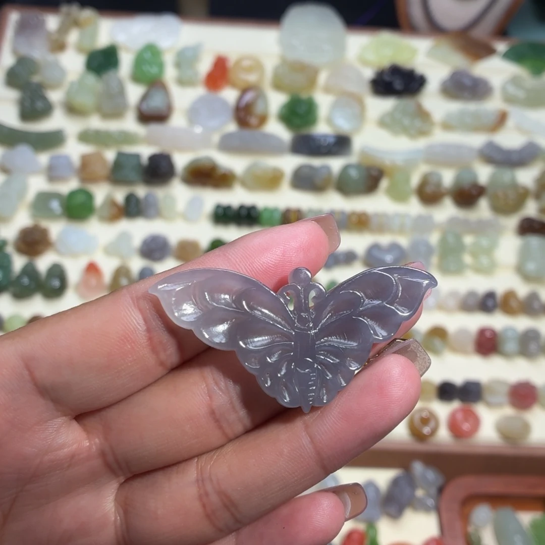 阳***露和田玉未镶嵌颈饰